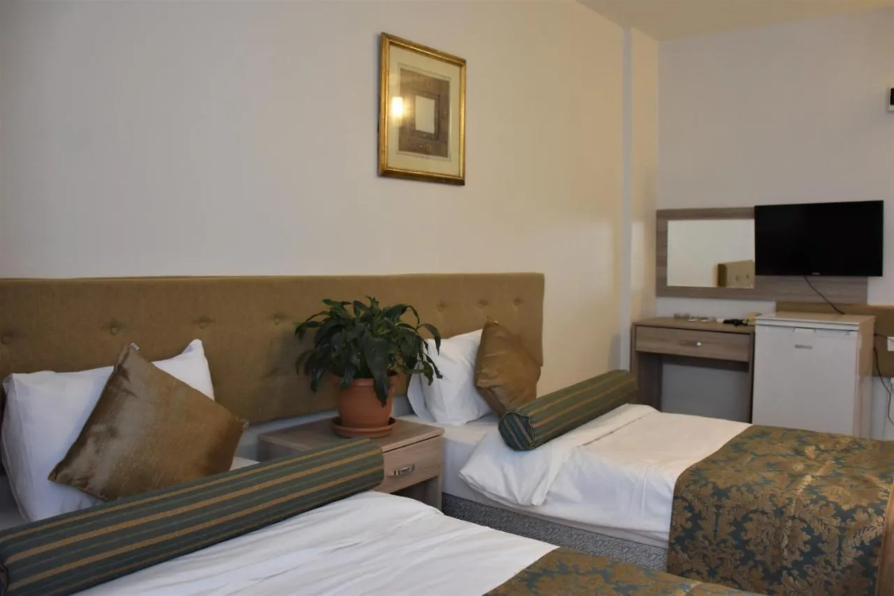 **  Dinar Hotel Istanbul Turcia