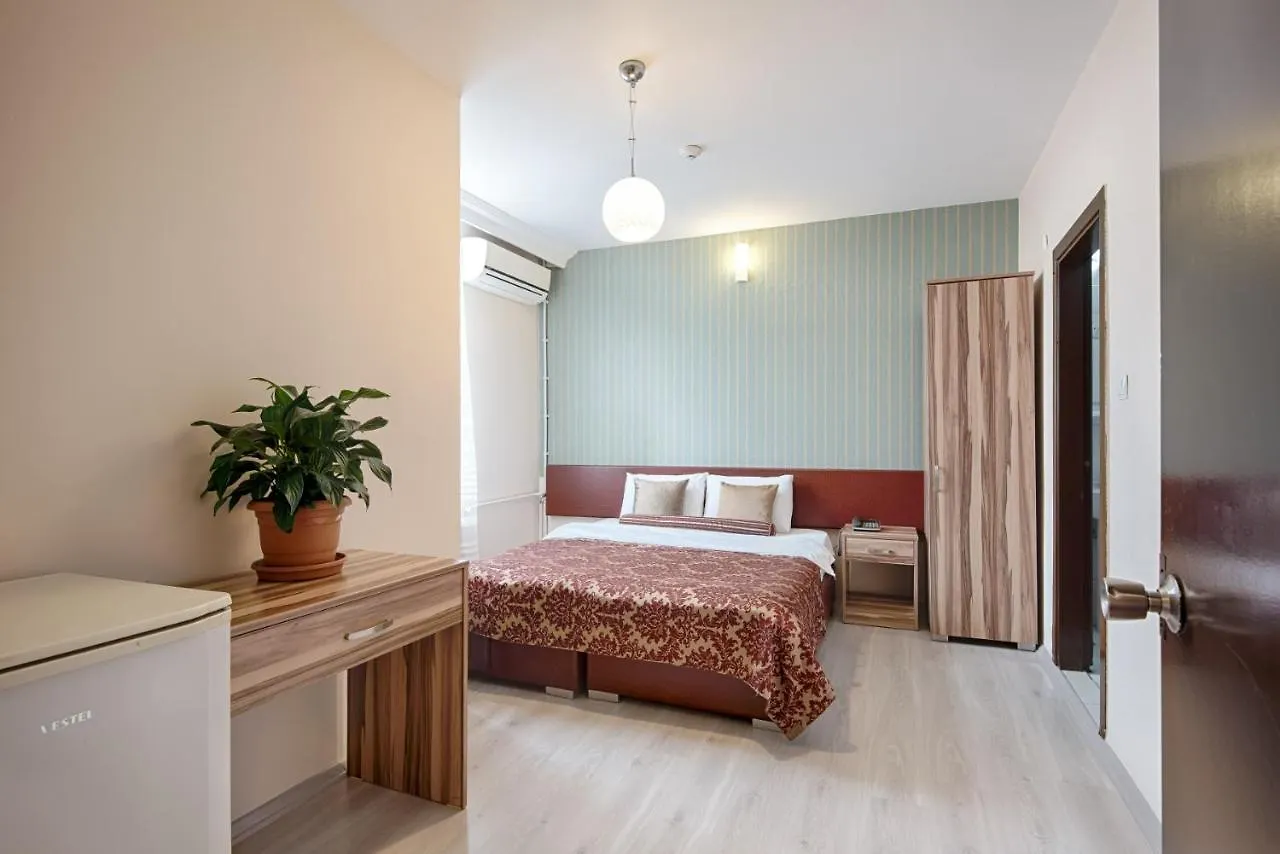 **  Dinar Hotel Istanbul Turcia